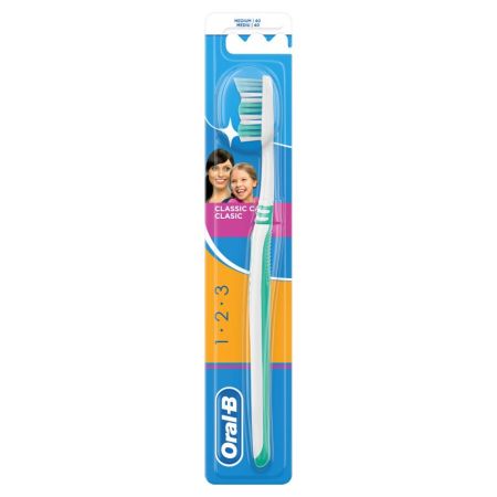 Oral-B Classic 3-Effect Medium četkica za zube